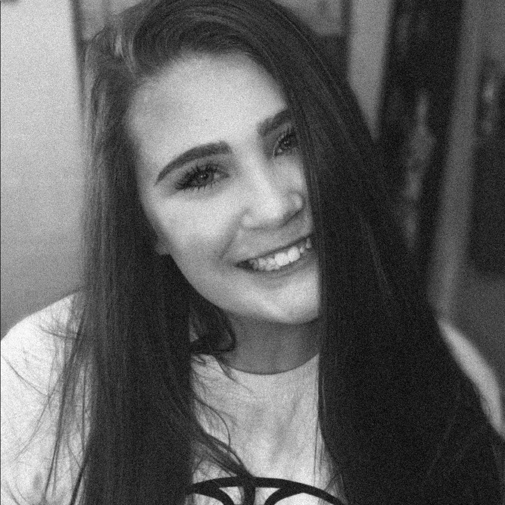 Meet your Posher, Alyssa